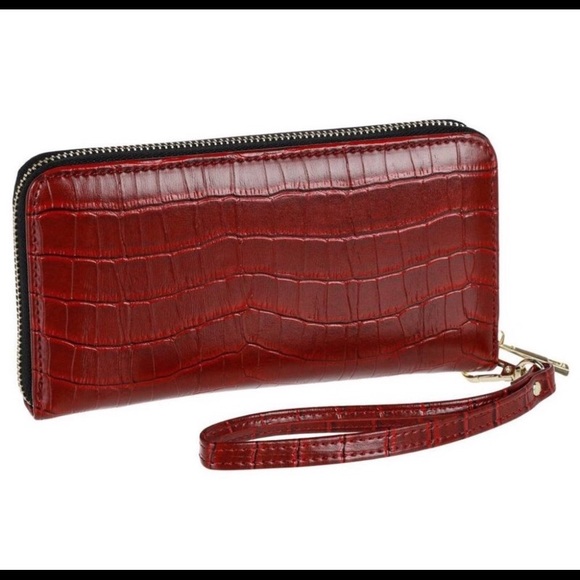 BCBG Ruby Wrislet wallet - Picture 2 of 5